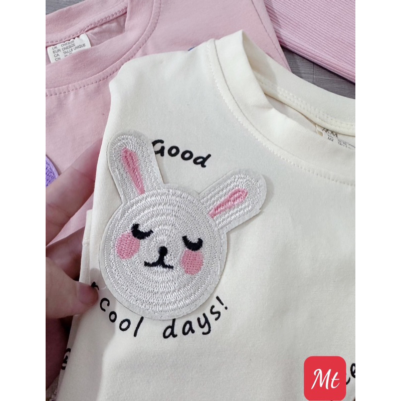 Set 2 bộ bé gái hình trái tim và hình thú