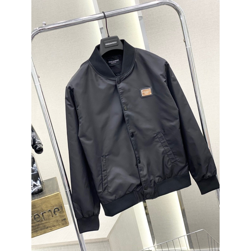 Khoác bomber DG đen trơn đơn giản mà đẹp logo mix ngực - khoác bomber cao cấp hot trend ss2023