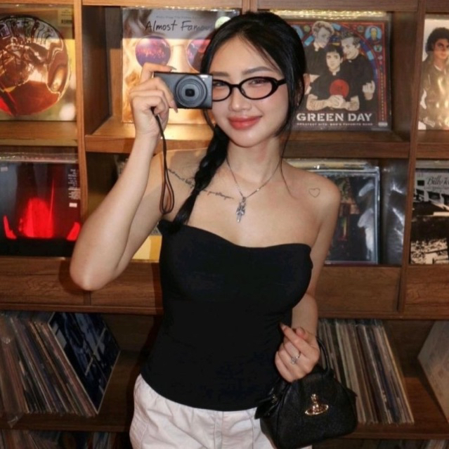 MẮT KÍNH GỌNG OVAL ĐEN - HOT TREND  / STYLE Y2K