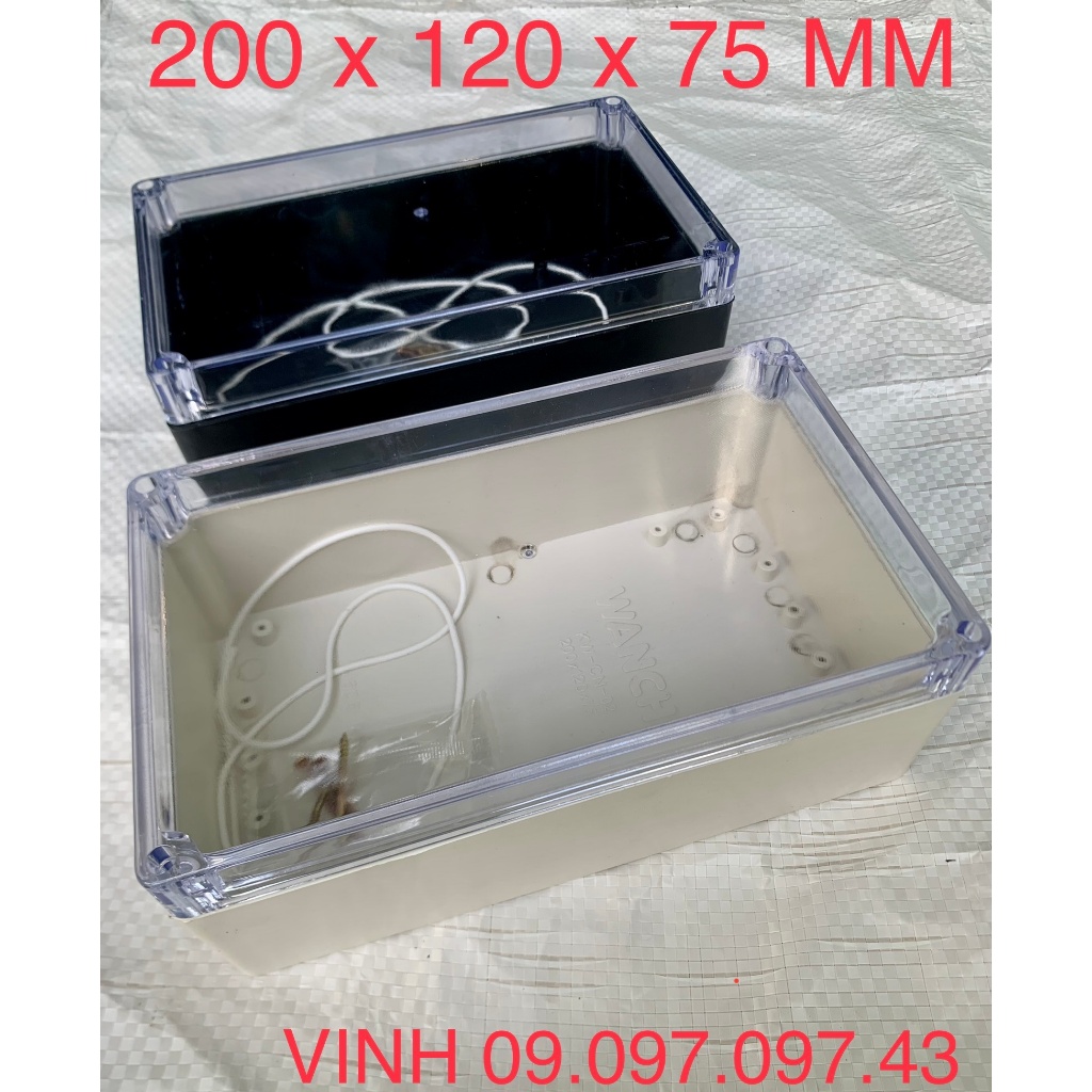 Hộp nắp trong 200x120x75mm tặng kèm ốc vít và ron cao su chống nước. Hộp nhựa đựng mạch điện tử