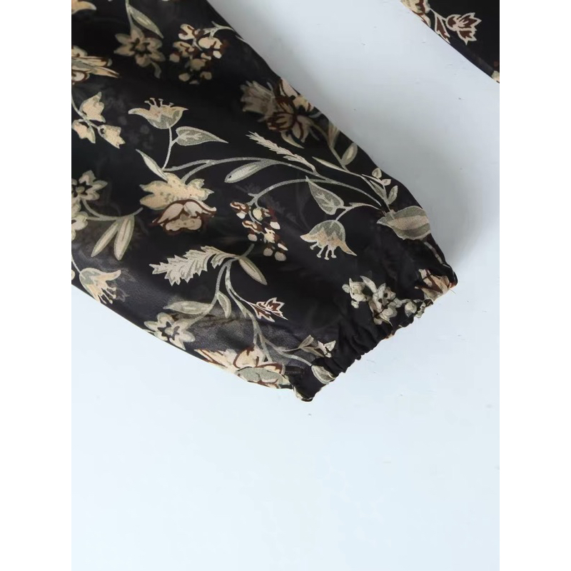 Đầm hoa đen dài tay dáng baby doll