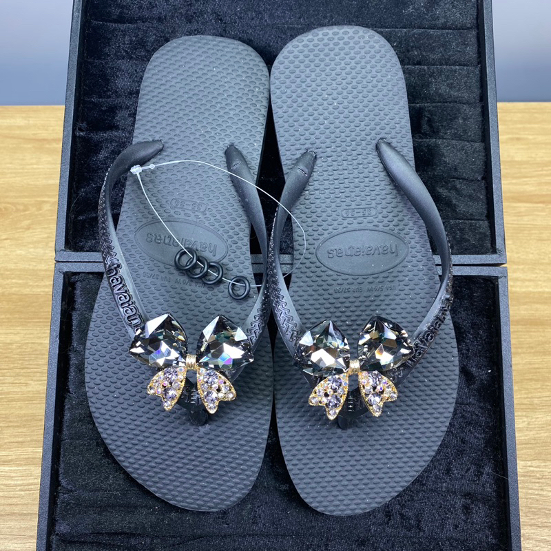 Dép cao su gắn Charm Nơ Đen kèm vòng thâu quai