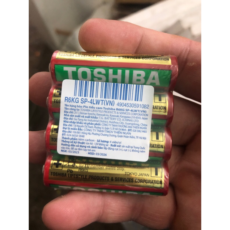 FREESHIP - 1 hộp pin Toshiba AA - AAA hàng công ty