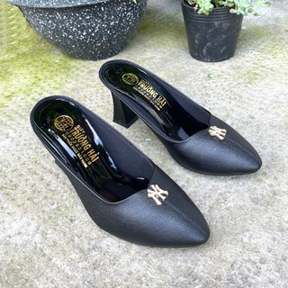 Sục nữ cao gót 7cm da mềm Trường Hải 2 màu đen, kem
