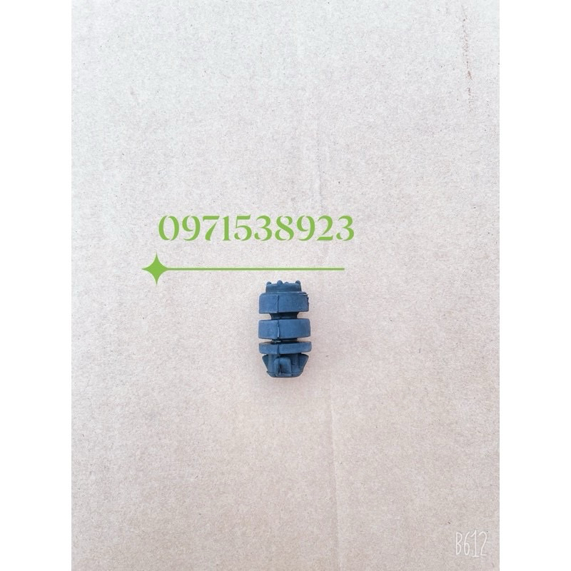 Cao su giảm chấn cốp hậu TOYOTA INNOVA FORTUNER 2006-2021 xịn chính hãng 694780k010 90541t0003