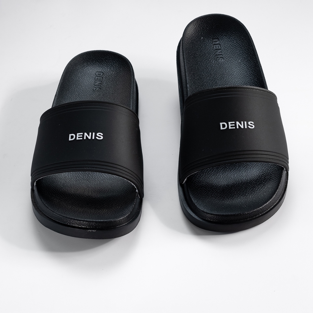 Dép quai ngang Denis Unisex Slipper DT02 đế PU quai PVC màu đen chữ trắng Ngoài trời