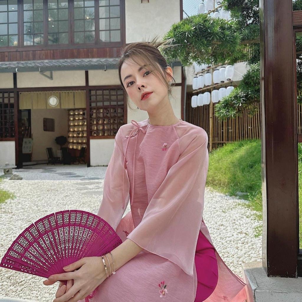 Áo dài hinh duyệt tơ thêu cao cấp linn design áo dài saam cover