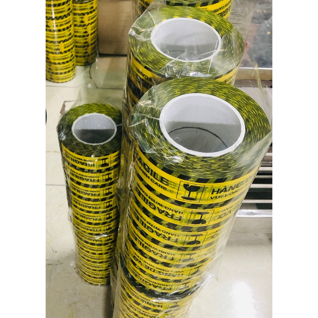 Băng keo/Băng dính in chữ Hàng dễ vỡ loại 500g/cuộn, khổ 48cm, lõi nhựa mỏng