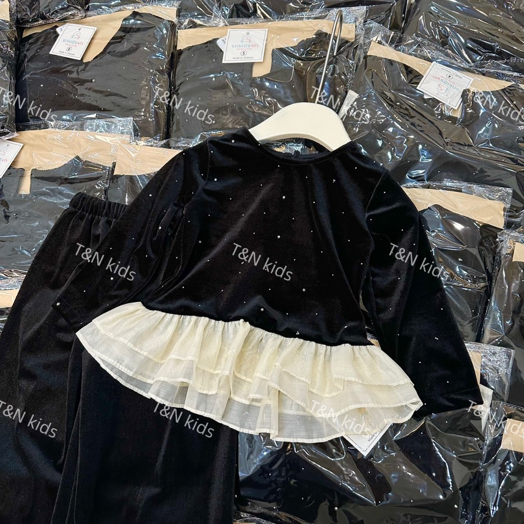 Set nhung mềm đá nhũ bèo tơ mix cùng quần suông cho bé gái 10-30kg