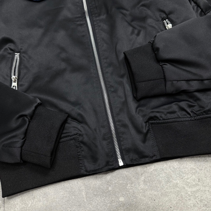 Áo Khoác Bomber Gió Nam Nữ Dsq2 Phối Vải Bò Xanh Thẫm Nắp Túi In Vạch Chữ Cam Sau Lưng Cho Các Boy Phố Đi Chơi Đi Học