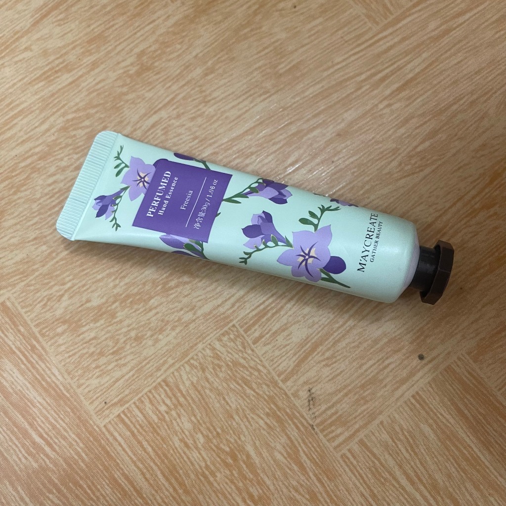 Dưỡng ẩm da tay nội địa trung shea butter 30g