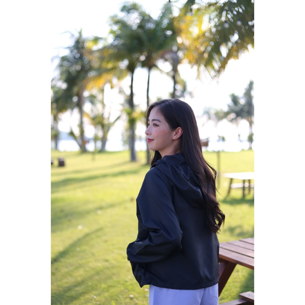 Áo khoác gió nữ SPEARL thiết kế trẻ trung - 231JWS1001