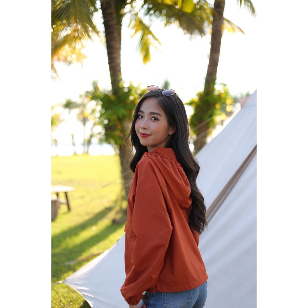 Áo khoác gió nữ SPEARL thiết kế trẻ trung - 231JWS1001