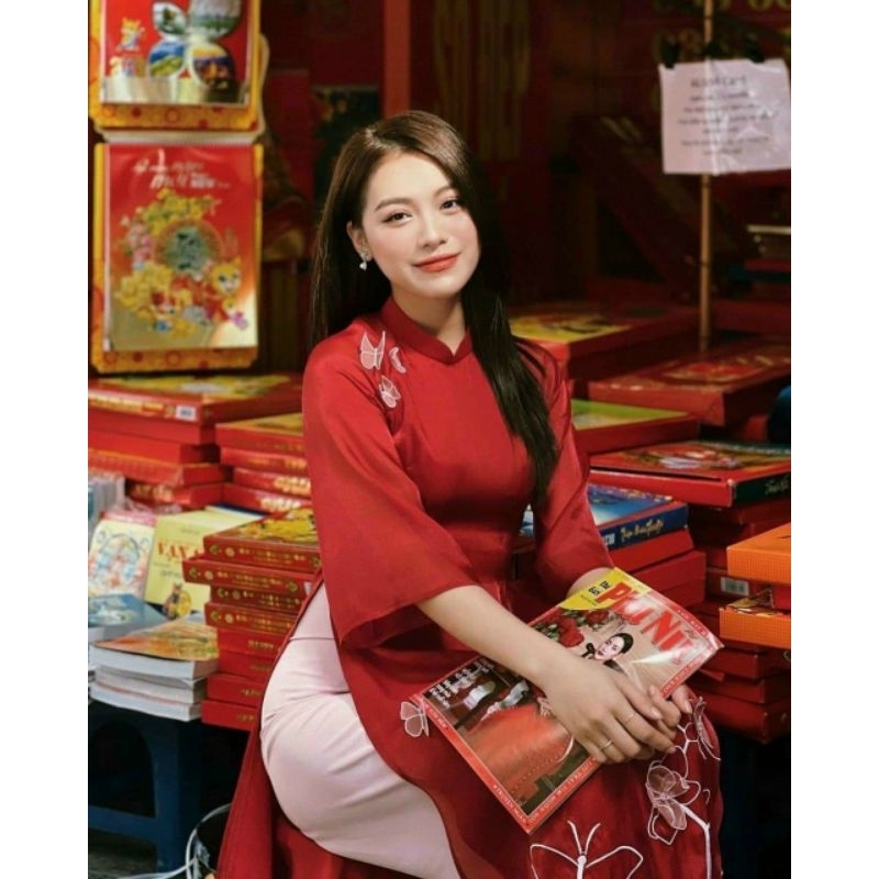 Áo Dài Cách tân Thêu Hoa Nổi Màu đỏ nhẹ nhàng dễ mặc