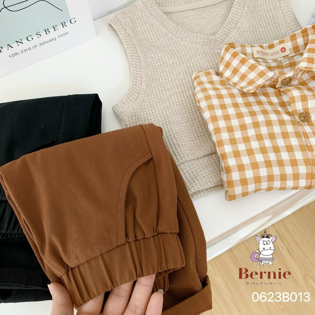 Set 3 chi tiết bé trai áo gile kẻ quần kaki Bernie - Bộ bé trai Hàn Quốc - bộ công tử cho bé 9-23kg - 0623B013