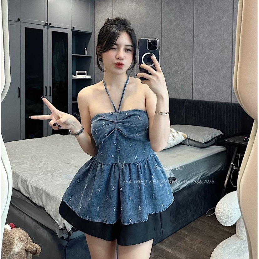 Áo jean denim cổ yếm cúp ngực chiết eo dáng xòe bồng chun nhún lưng mài rách kiểu dáng xinh xắn, dễ thương, cute