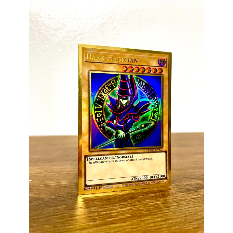 Thẻ bài Dark Magician, Premium Gold Rare MGED-EN002