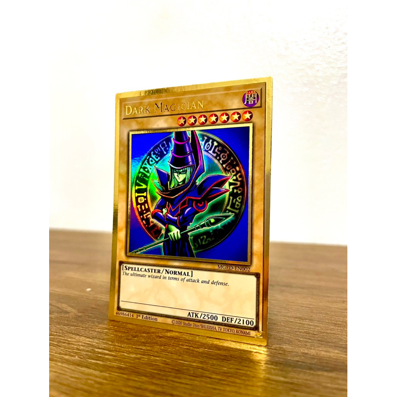 Thẻ bài Dark Magician, Premium Gold Rare MGED-EN002
