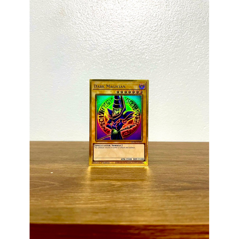 Thẻ bài Dark Magician, Premium Gold Rare MGED-EN002
