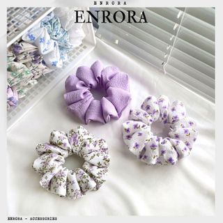 Scrunchies enrora cột tóc vải hoa tím nhí