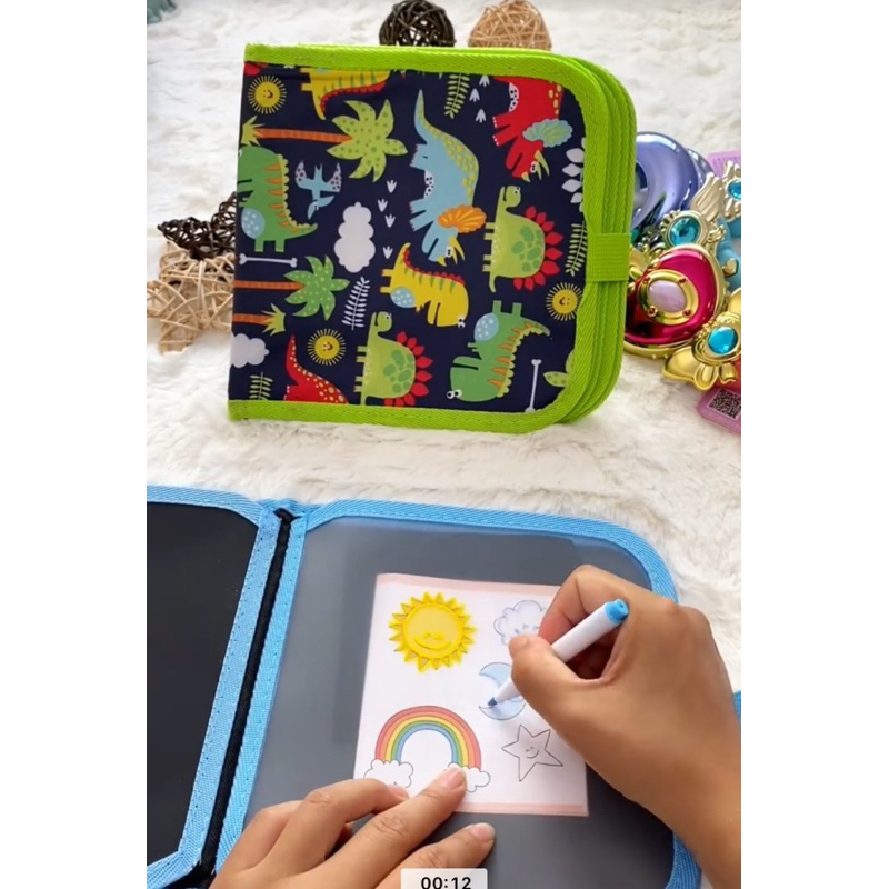 Cặp vẽ tô màu xoá được 14 trang tặng kèm 12 bút màu