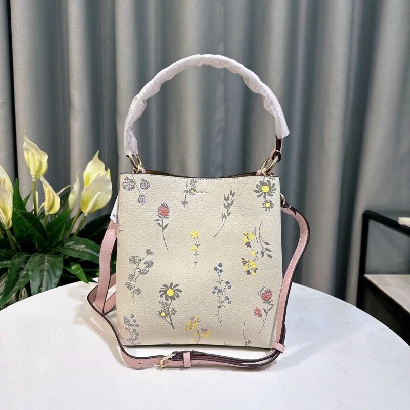 Túi Coach small town bucket with wildflowers✨mẫu coach bucket hoạ tiết hoa xinh xắn , trẻ trung