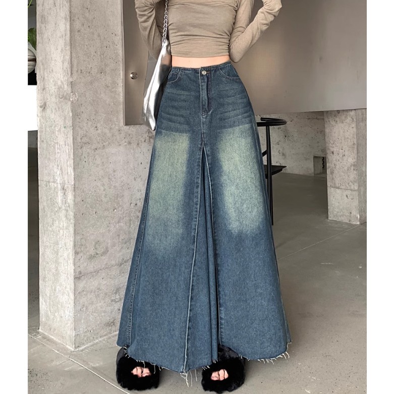 Chân váy jean dài xòe rộng kiểu không đai lưng, màu xanh đậm wax retro