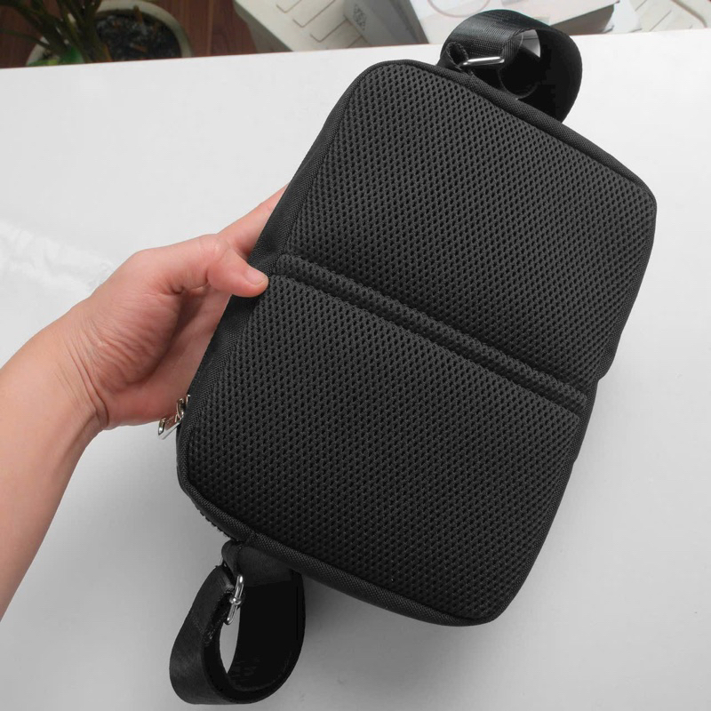 Túi lacoste đeo chéo nam