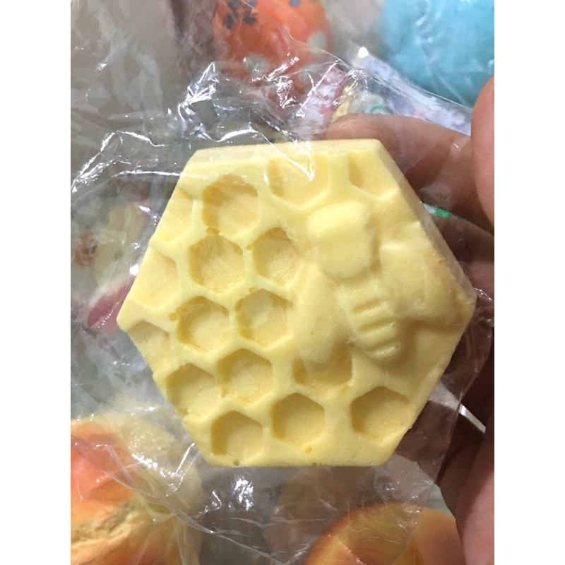 Squishy tổ ong chất bơ