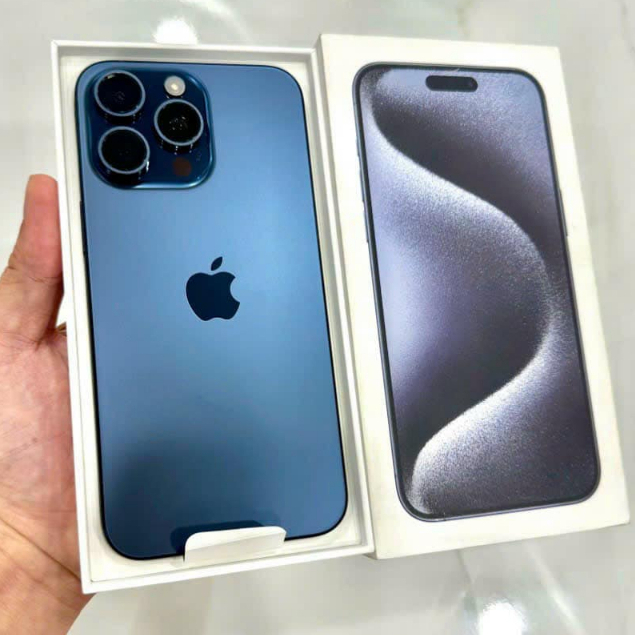 IP15 Promax Xanh titan 256gb sạc 4 lần đẹp keng