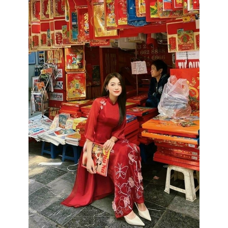 Áo Dài Cách tân Thêu Hoa Nổi Màu đỏ nhẹ nhàng dễ mặc