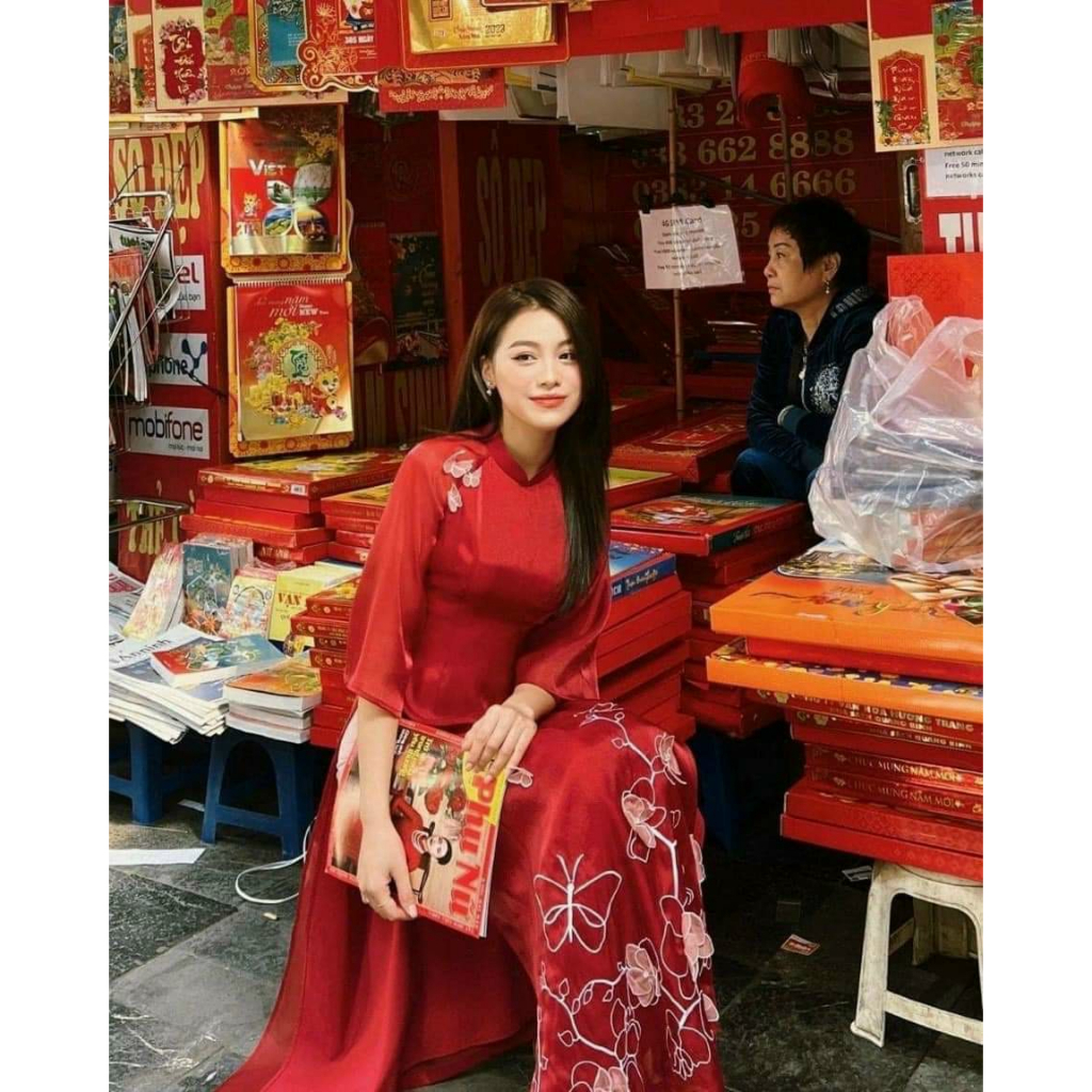 Áo Dài Cách tân Thêu Hoa Nổi Màu đỏ nhẹ nhàng dễ mặc