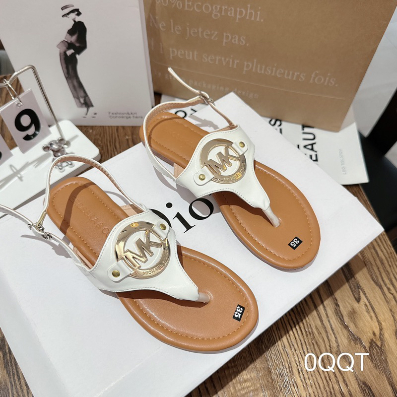 Sandal Bệt Kẹp Yếm Khoá Siêu Xinh