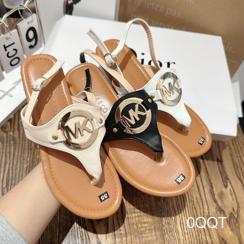 Sandal Bệt Kẹp Yếm Khoá Siêu Xinh