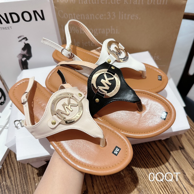 Sandal Bệt Kẹp Yếm Khoá Siêu Xinh