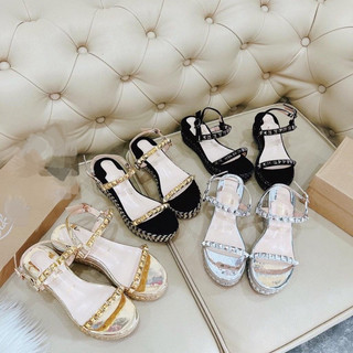 ( Tặng kèm dán đế chống trơn )Sandal nữ _ Giày sandal đế xuồng đinh tán full box (35-39)