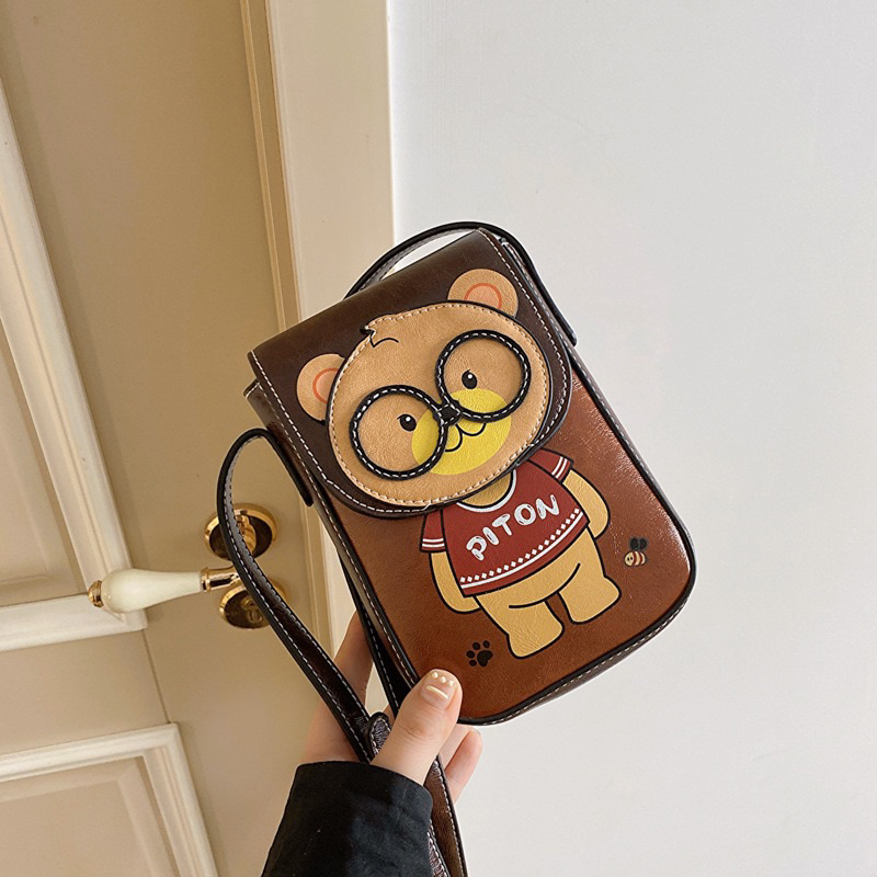 Túi đeo chéo hình gấu ngỗ nghĩnh 01