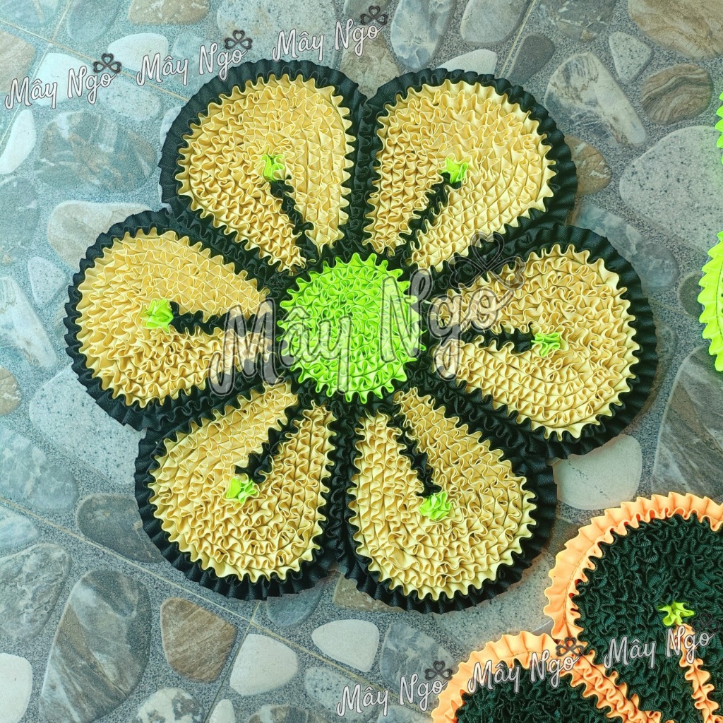 Thảm lau chân bông hoa nhà may