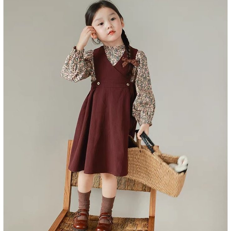 Set 2 chi tiết áo sơ mi hoa nhí kèm yếm đỏ đô phong cách vintage cho bé gái Danchau 823