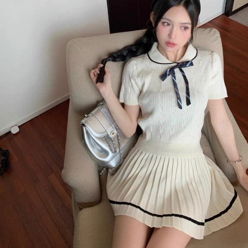 Quini.store - Set Áo + Chân Váy Len Nơ Xinh