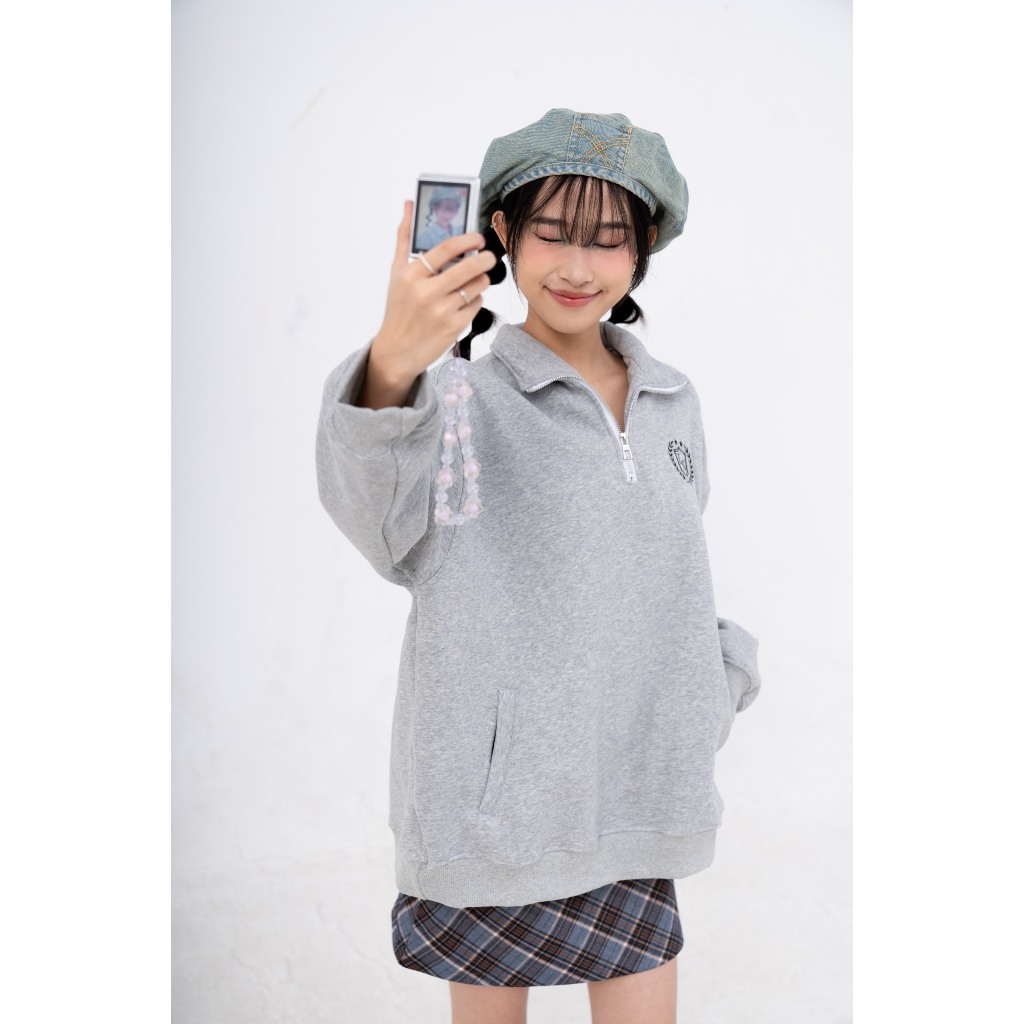 Áo nỉ sweatshirt cổ polo thêu ngực Lolliemade TKP192 LOLLIE STUDIO