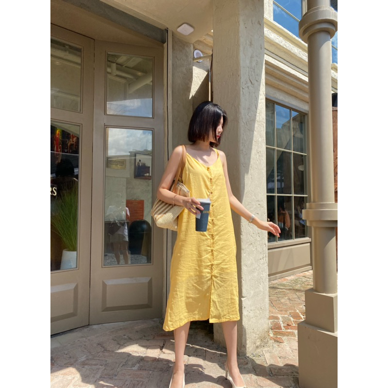 Đầm hai dây linen gài nút trước