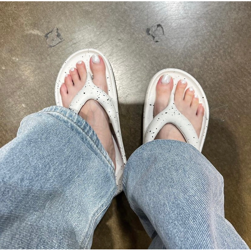 Dép xỏ ngón Shoopen vảy sơn mới