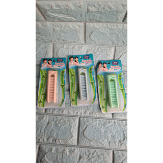 Lược gấp gọn bỏ túi Clean and Clear