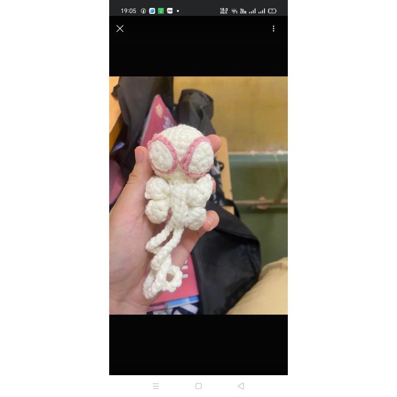 Móc khoá spiderman đu ngược