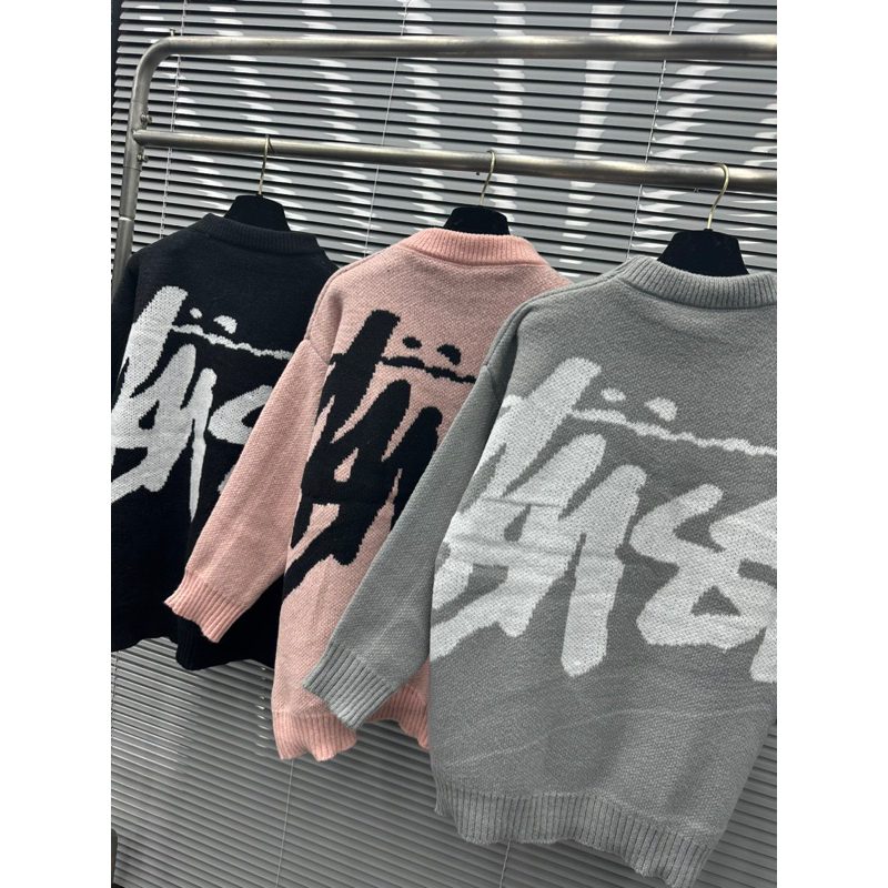 Áo len stussy hoạ tiết chữ ngang đơn giản,áo stussy vải len hoạ tiết chữ stussy trắng ngang ngực phong cách boy phố