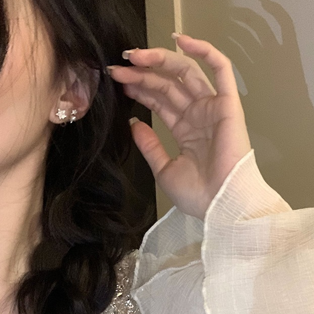 Bông tai ngôi sao đính đá kim cương nhân tạo nữ