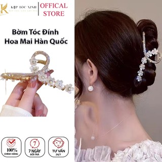Kẹp tóc đính hoa mai mùa xuân phong cách hàn quốc giúp mặt trông thon, gọn hơn