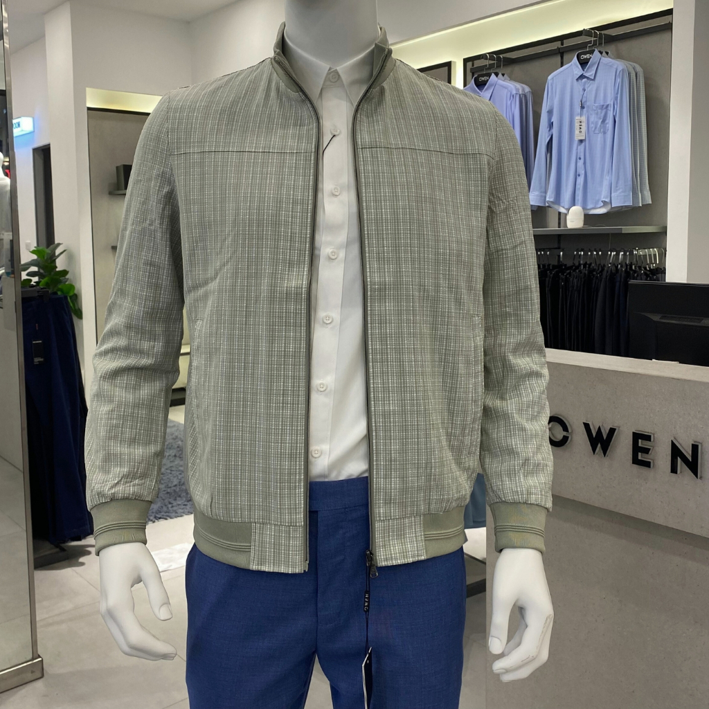 Áo khoác bomber nam Owen JK231629 jacket nhẹ 2 lớp màu xanh lá nhạt vải polyester dáng suông bo cổ tay và gấu