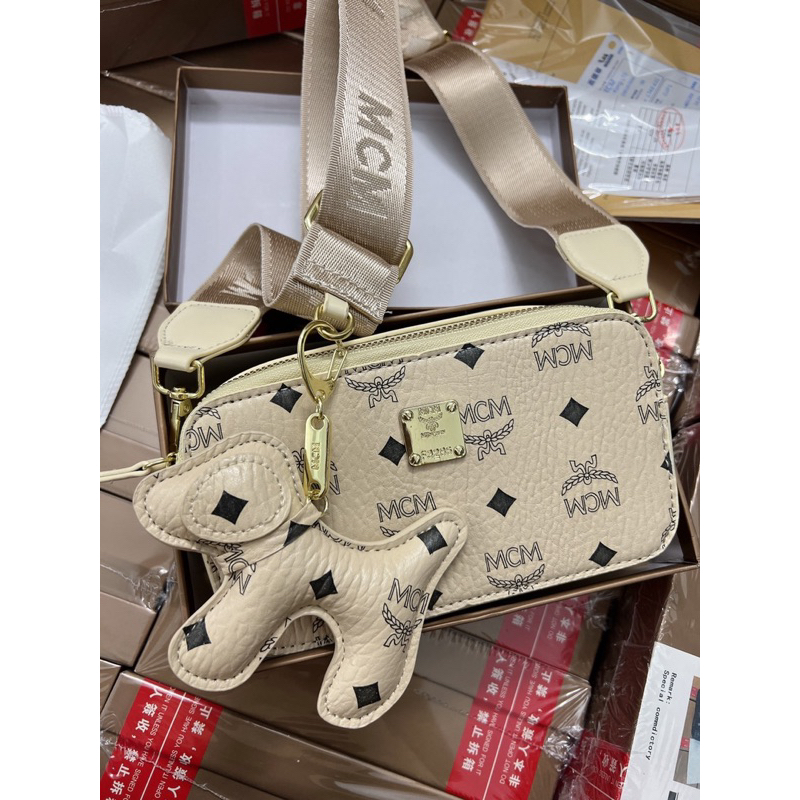 Túi xách đeo chéo size 20cm kèm gấu siêu đẹp